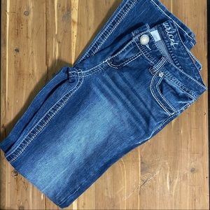 EUC Maurices faded wash boot cut jeans - 5/6